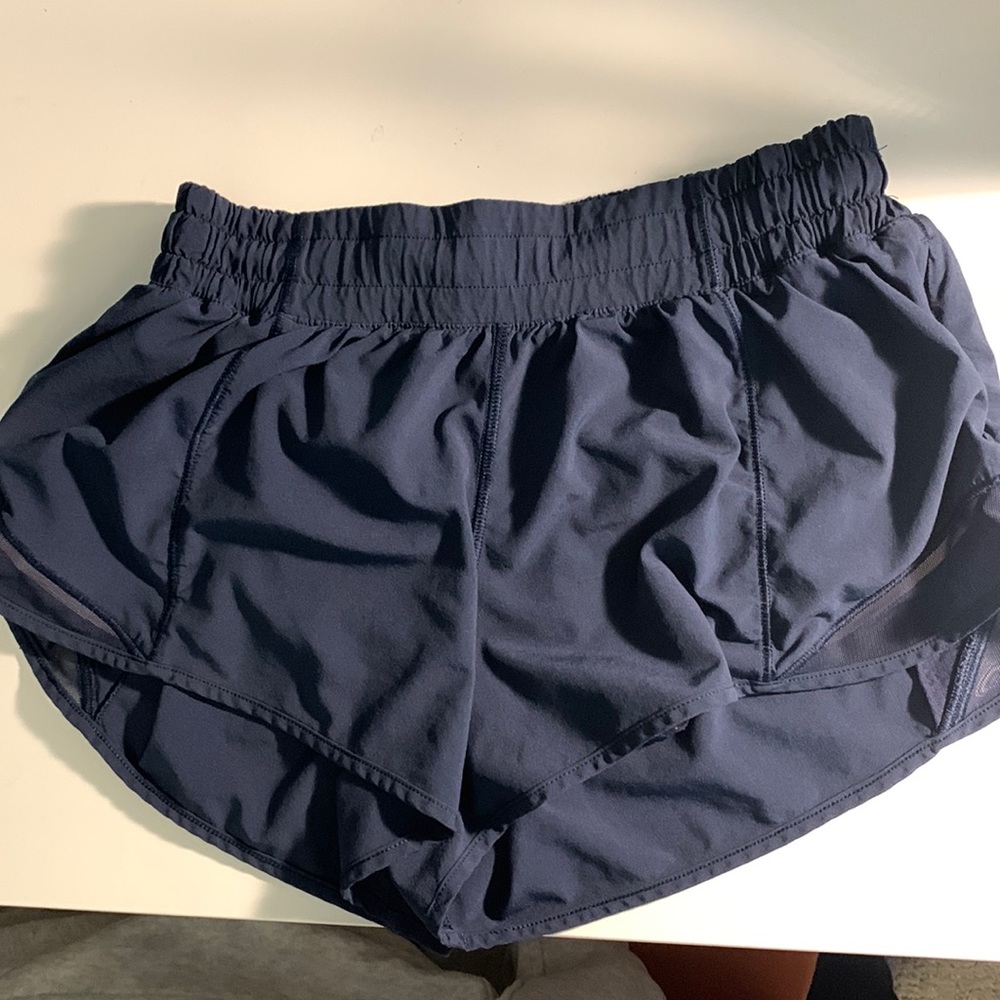 Navy lululemon hotty hot shorts - size 6